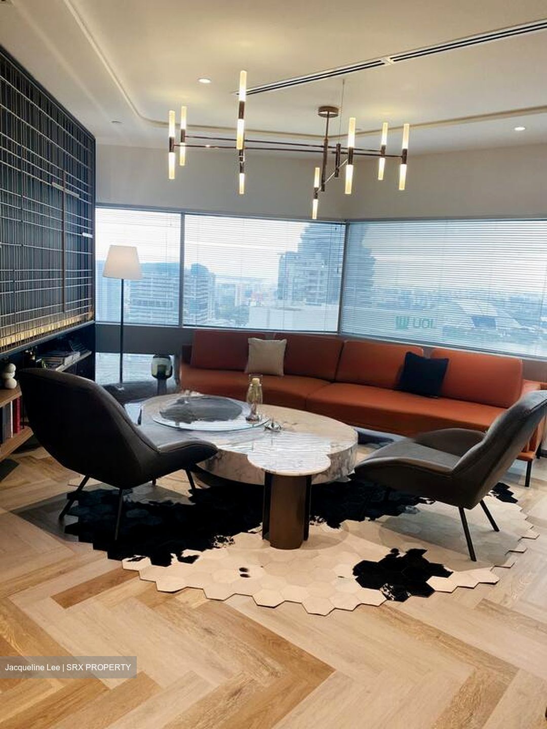 Gateway East (D7), Office #489331321